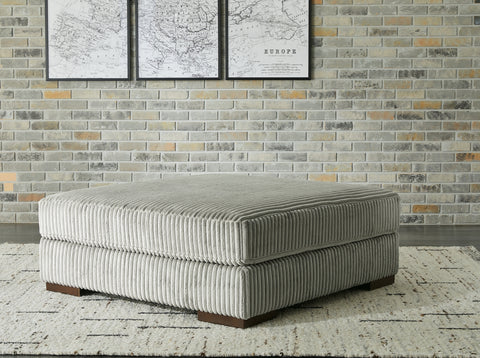 Lindyn 5-Piece Sectional with Ottoman