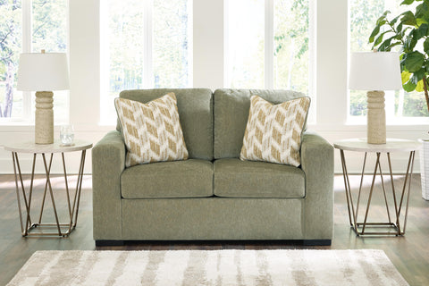 MaKaylen Loveseat