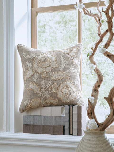 Viveka Pillow (4/CS)