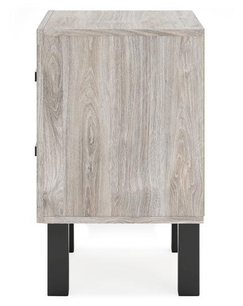 Vessalli Queen Panel Headboard with Mirrored Dresser, Chest and Nightstand