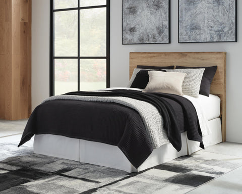 Hyanna Queen Panel Headboard with Mirrored Dresser, Chest and 2 Nightstands