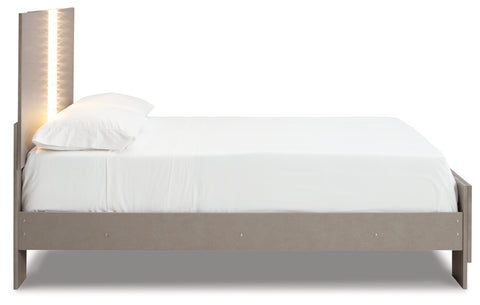 Surancha Queen Panel Bed with Mirrored Dresser and Nightstand
