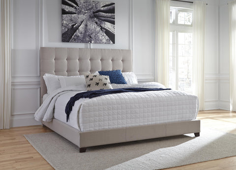 Dolante King Upholstered Bed
