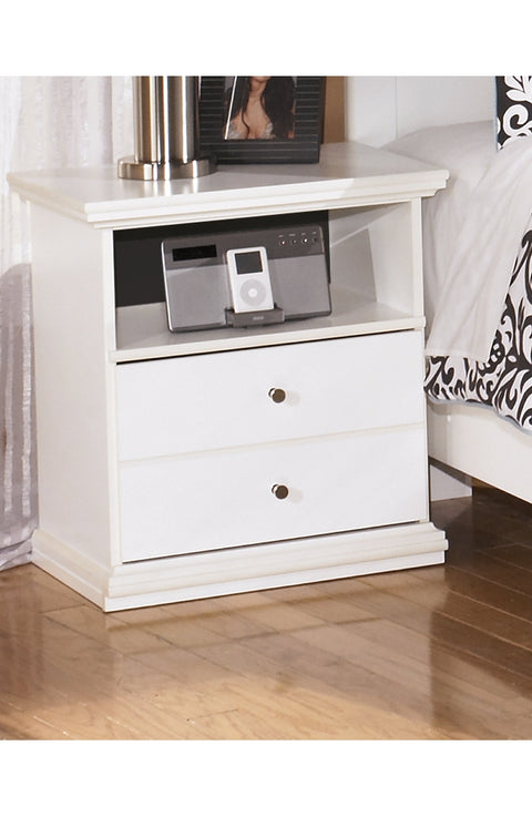 Bostwick Shoals Queen/Full Panel Headboard Bed with Mirrored Dresser and 2 Nightstands