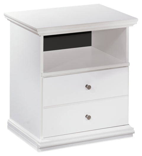 Bostwick Shoals Queen/Full Panel Headboard Bed with Mirrored Dresser, Chest and Nightstand