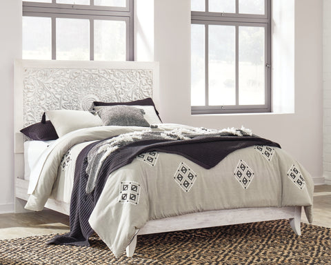Paxberry Queen Panel Bed with Mirrored Dresser and Nightstand