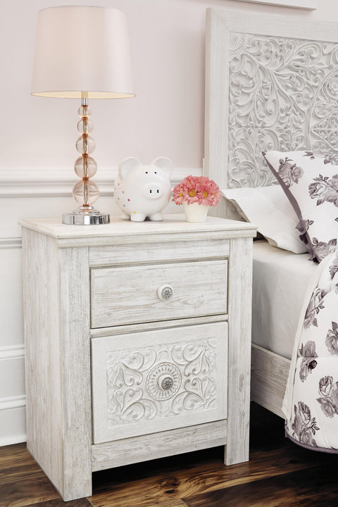 Paxberry Nightstand