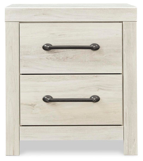 Cambeck King Panel Bed with Mirrored Dresser and Nightstand