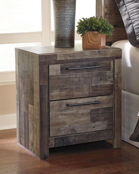 Derekson Queen Panel Bed with Mirrored Dresser and Nightstand