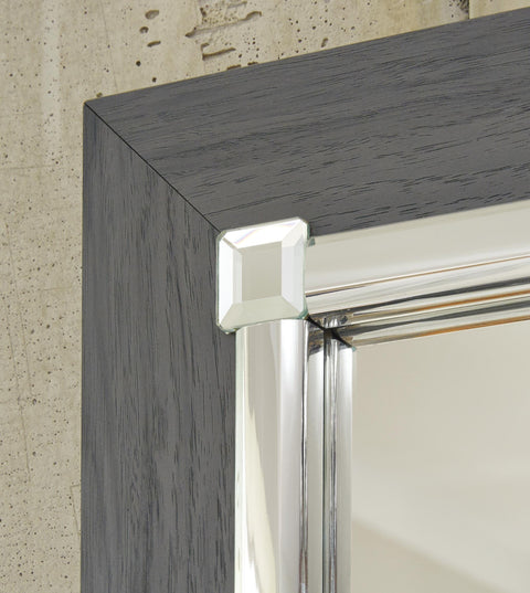 Lodanna Full Panel Bed with Mirrored Dresser