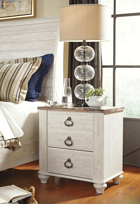Willowton California King Panel Bed with Mirrored Dresser and 2 Nightstands