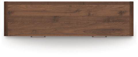 Hollinaze Dresser
