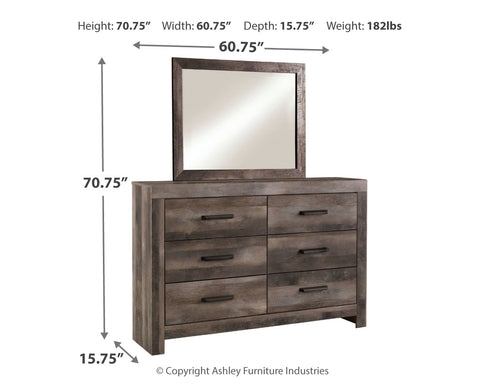 Wynnlow King Poster Bed with Mirrored Dresser, Chest and 2 Nightstands