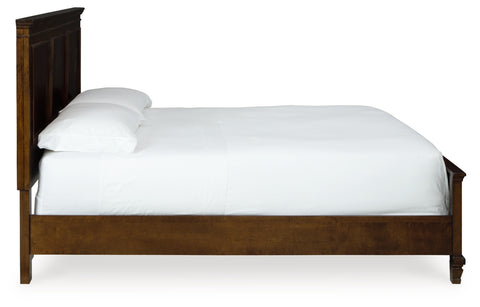 Danabrin King Panel Bed with Mirrored Dresser and Chest