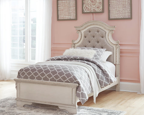 Realyn Twin Panel Bed with Mirrored Dresser and 2 Nightstands