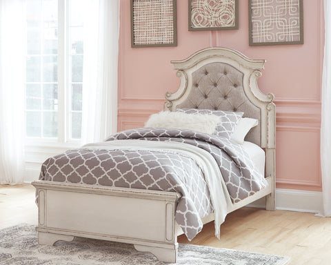 Realyn Twin Panel Bed with Mirrored Dresser and 2 Nightstands