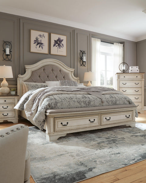 Realyn King Upholstered Bed