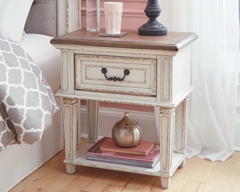 Realyn Twin Panel Bed with Mirrored Dresser and 2 Nightstands