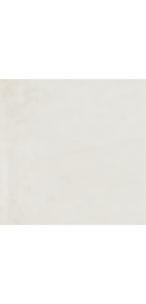 Realyn California King Sleigh Bed with Mirrored Dresser and 2 Nightstands