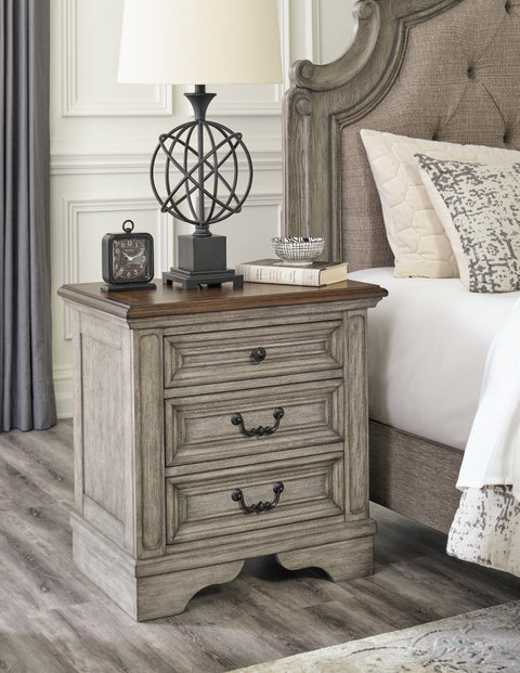 Lodenbay California King Panel Bed with Mirrored Dresser and 2 Nightstands