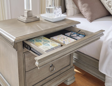 Lexorne King Sleigh Bed with Mirrored Dresser, Chest and 2 Nightstands