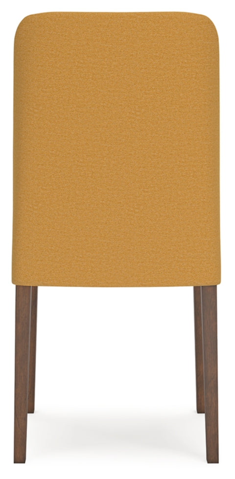 Lyncott Dining Table and 4 Chairs
