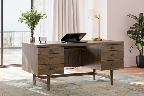 Austanny 67 Home Office Desk
